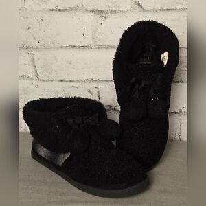 TOMS Black Fuzzy Ankle Boots Women’s 10 Faux Shearling Pom Pom Cozy